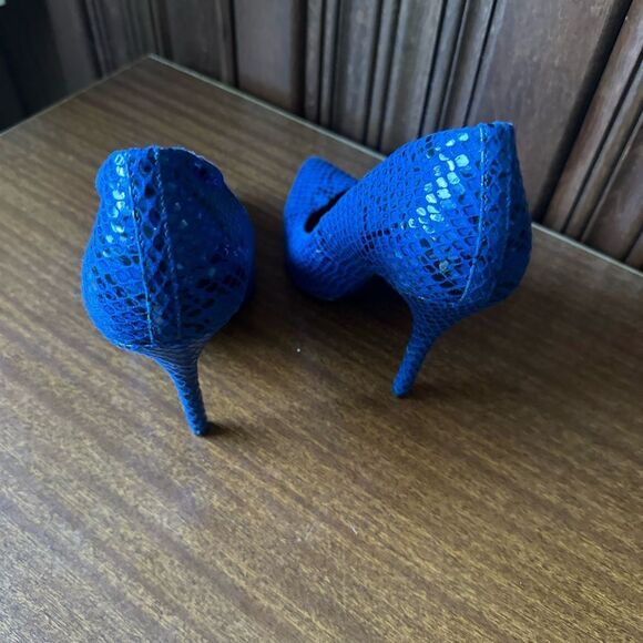 Blue Snakeskin Pattern Stilettos - Picture 2 of 7